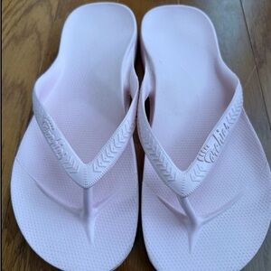Archie’s Women's Pink Flip Flop Sandals -  Lightweight Comfort